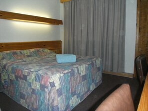 Premium bedding, rollaway beds, bed sheets - Cooma Country Club Motor Inn (Cooma)