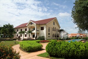 Front of property - Dakruco Hotel (Buon Ma Thuot)