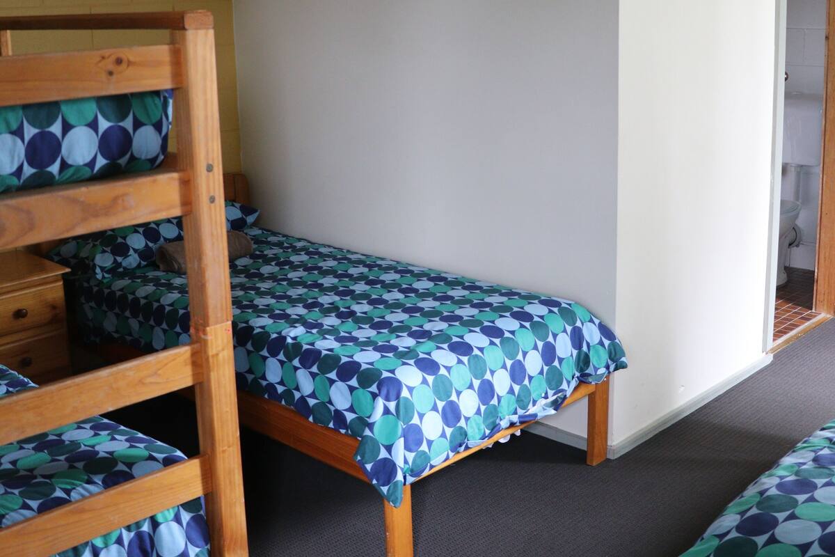 Family Room, Multiple Beds, Ground Floor | Cribs/infant beds, WiFi (free), bed sheets