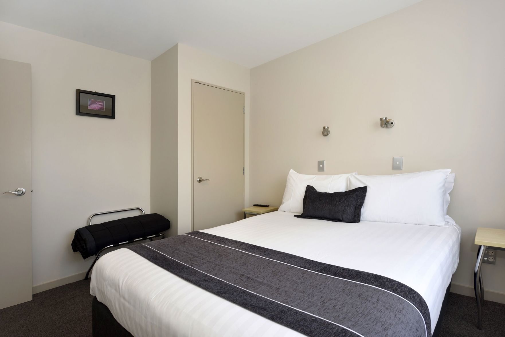 Tabla de planchar con plancha, cunas, camas extra y wifi gratis 