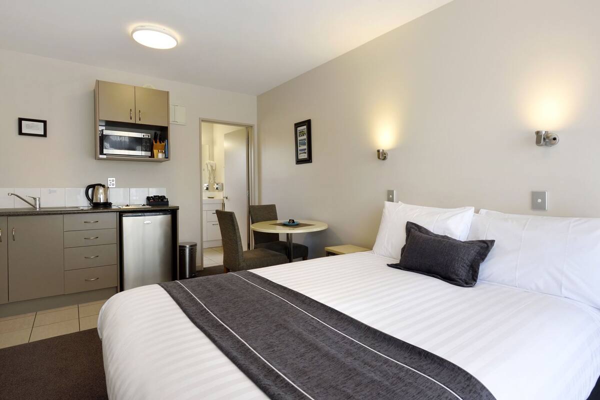 Tabla de planchar con plancha, cunas, camas extra y wifi gratis