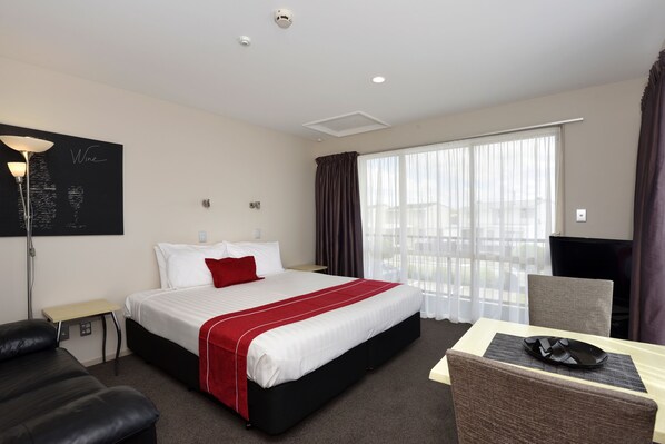 Deluxe-Studio, Whirlpool | Bügeleisen/Bügelbrett, Babybetten, Zustellbetten, kostenloses WLAN