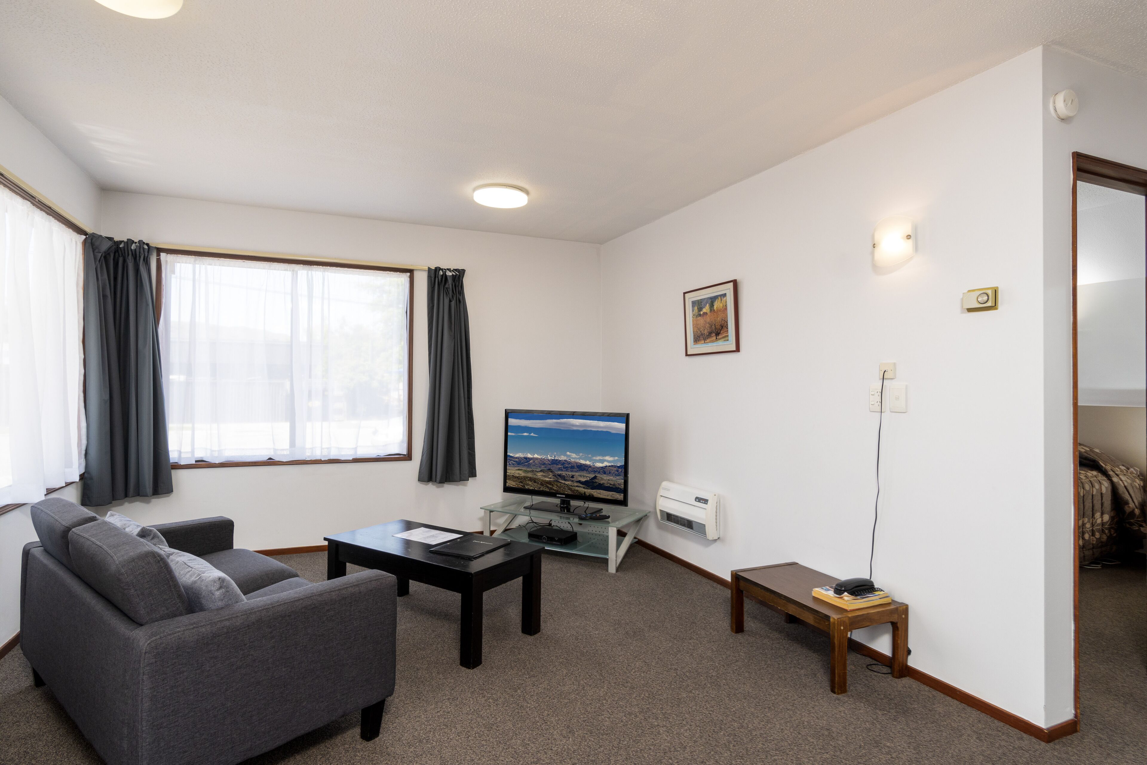 executive suite | living area | flat-screen tv