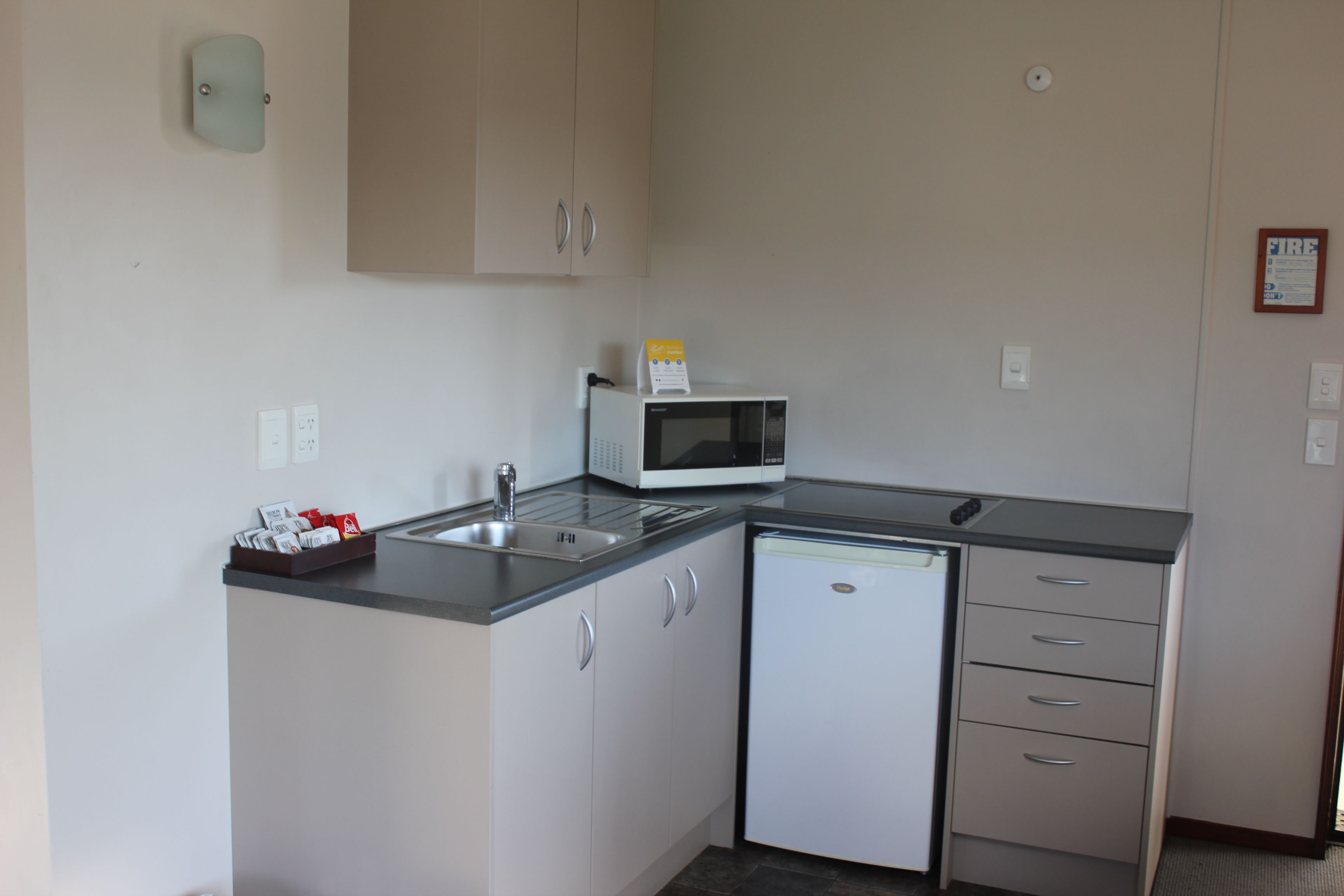 executive suite | private kitchenette | fridge, microwave, coffee/tea maker, electric kettle