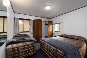 Family Apartment, 2 Bedrooms | Free WiFi, bed sheets - Centennial Court Hotel (Alexandra)