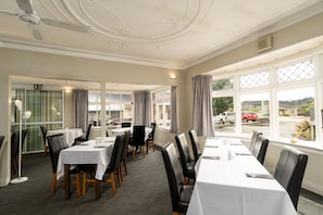 Daily cooked-to-order breakfast for a fee - Centennial Court Hotel (Alexandra)