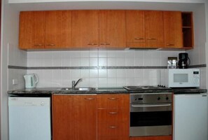 Standard Apartment, 2 Bedrooms, Kitchen (River Outlook) | Private kitchen