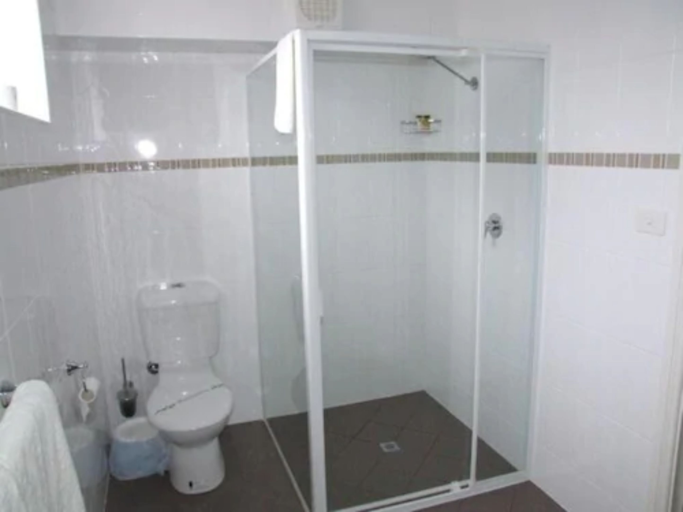 Motel Room | Bathroom
