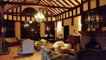 ロビー応接スペース