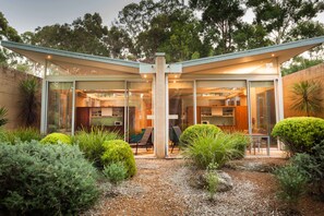 Apartment, 1 King-Bett | Garten