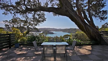 Premier-sviitti, useita makuuhuoneita, tupakointi kielletty (Premier HarbourView Apart) | Terassi/patio