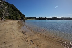 Playa privada, playa de arena blanca y buceo