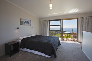 Deluxe Suite, 1 Bedroom, Non Smoking, Kitchen (Deluxe Ocean 1 Room) | 1 bedroom, individually decorated, individually furnished - Pacific Rendezvous (Tutukaka)