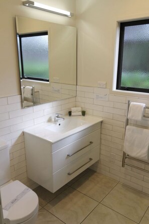 Superior Villa, 2 Bedrooms, Non Smoking, Kitchen (Premier Ocean Apart +2) | Bathroom | Shower, free toiletries, hair dryer, towels