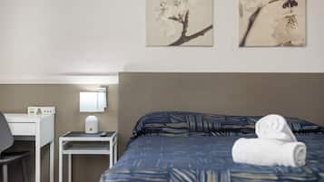 Deluxe Studio, Non Smoking (Deluxe Studio Room) | Soundproofing, iron/ironing board, free WiFi, bed sheets