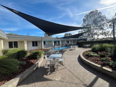 Ryley Motor Inn