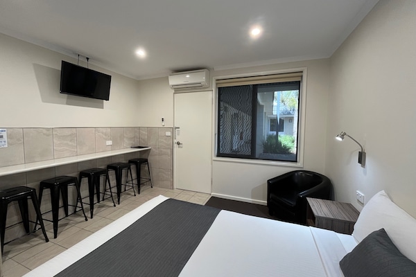 Superior Deluxe Family Room - 2 room with kitchenette | Individually decorated, individually furnished, laptop workspace