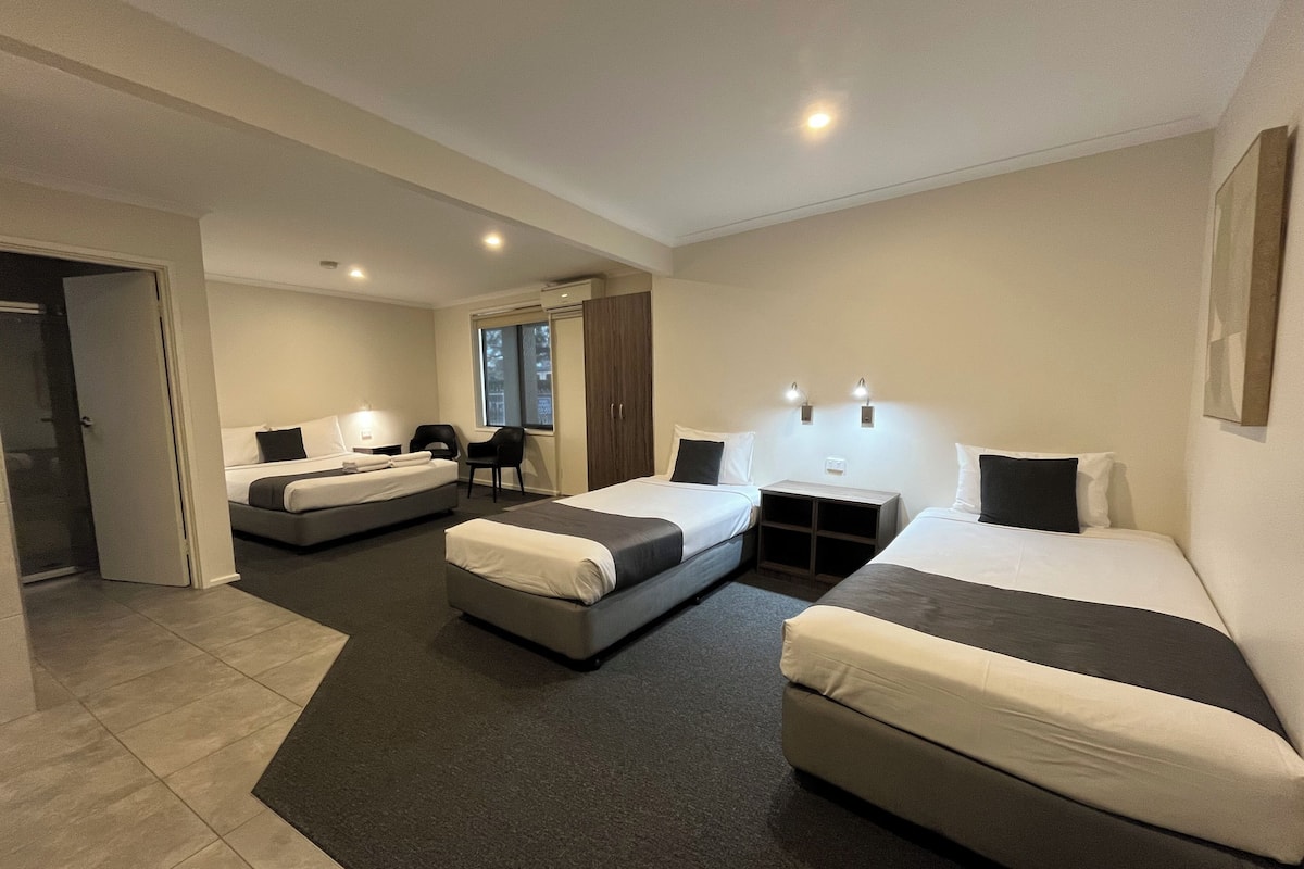 Deluxe kamer, 1 slaapkamer | Individueel gedecoreerd, individueel gemeubileerd, een laptopwerkplek