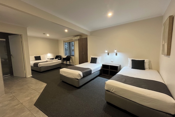 Superior Deluxe Family Room - 1 room | Individually decorated, individually furnished, laptop workspace