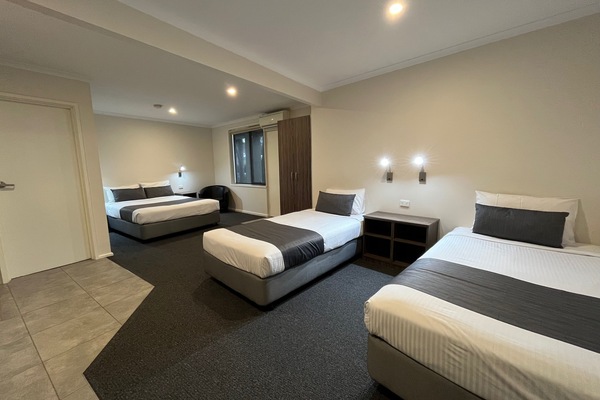 Superior Deluxe Family Room - 1 room | Individually decorated, individually furnished, laptop workspace