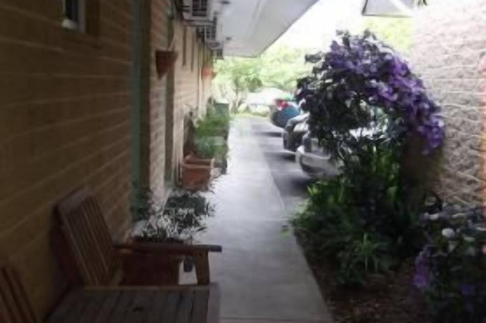 Corlette Palms Motor Inn