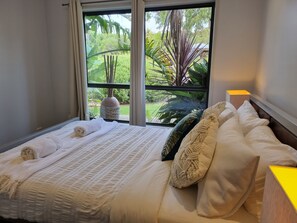 Premium Villa, 2 Bedrooms, Kitchen, Poolside