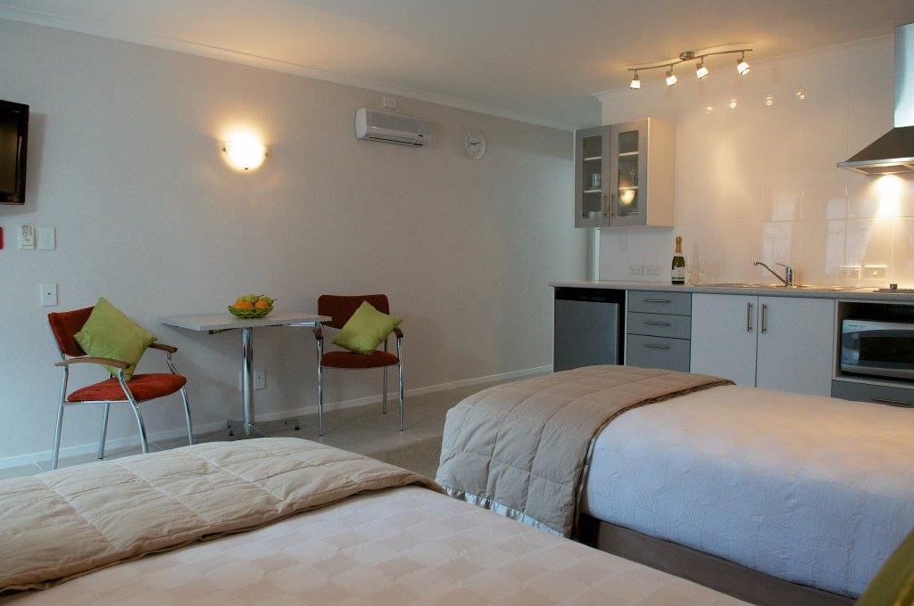 Decoración personalizada, muebles diferentes y escritorio 