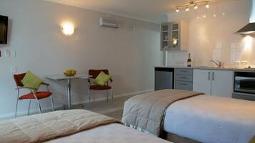 Decoración personalizada, muebles diferentes y escritorio