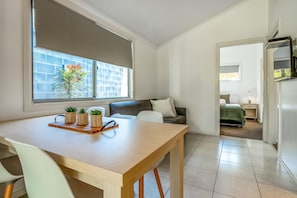 Suite Standard, 2 chambres, non-fumeurs, cuisine (Beach Hut) | Restauration dans la chambre