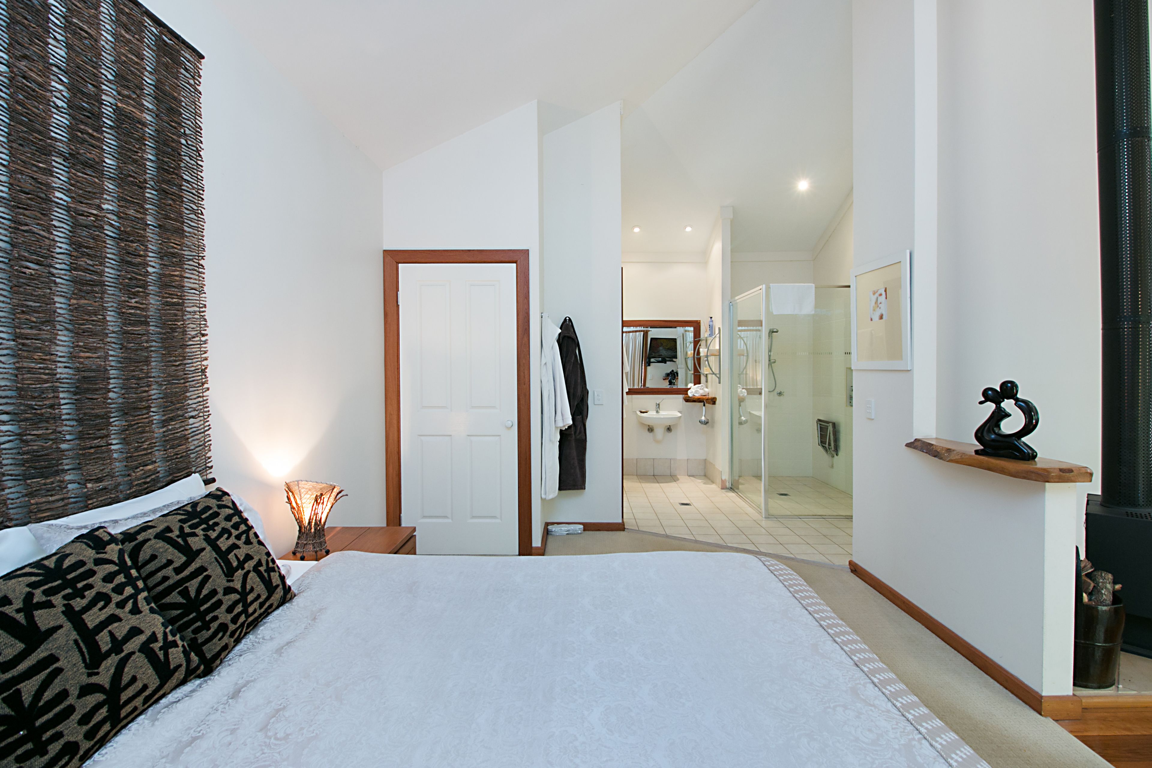 Standard Suite, 1 Bedroom, Non Smoking, Kitchen (Rainforest) | Bathroom | Shower, hydromassage showerhead, hair dryer, bathrobes