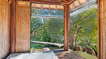 Trang trí khác biệt, trang bị nội thất với thiết kế riêng biệt