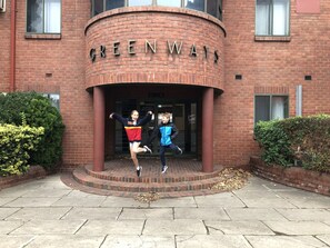 Standard Apartment, Multiple Beds | Terrace/patio - Greenways Apartments (North Adelaide)