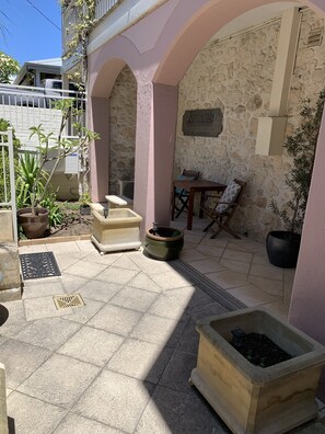Front of property - Arundel's Boutique Accommodation (Fremantle)