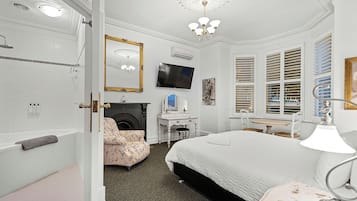 King Bay Room & Spa