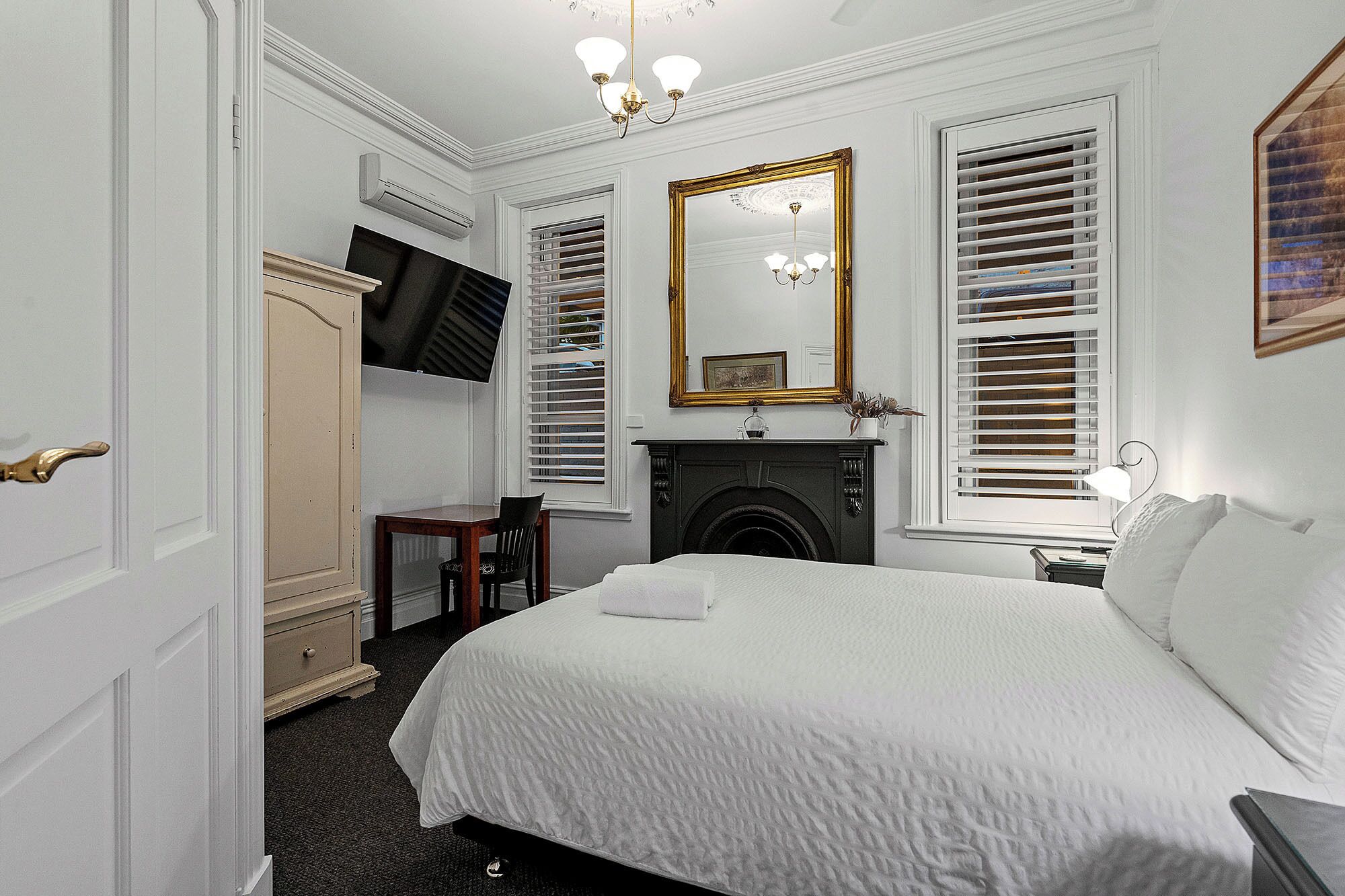 Queen Room Ensuite  | Iron/ironing board, free WiFi