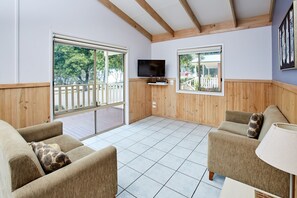 Kingfisher - NRMA Canton Beach Holiday Park (Canton Beach)