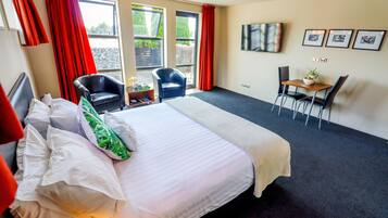 1 bedroom, hypo-allergenic bedding, blackout drapes, soundproofing