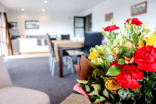 Coleraine Suites & Apartments