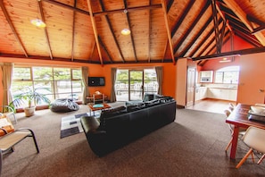 Flachbildfernseher, DVD-Player