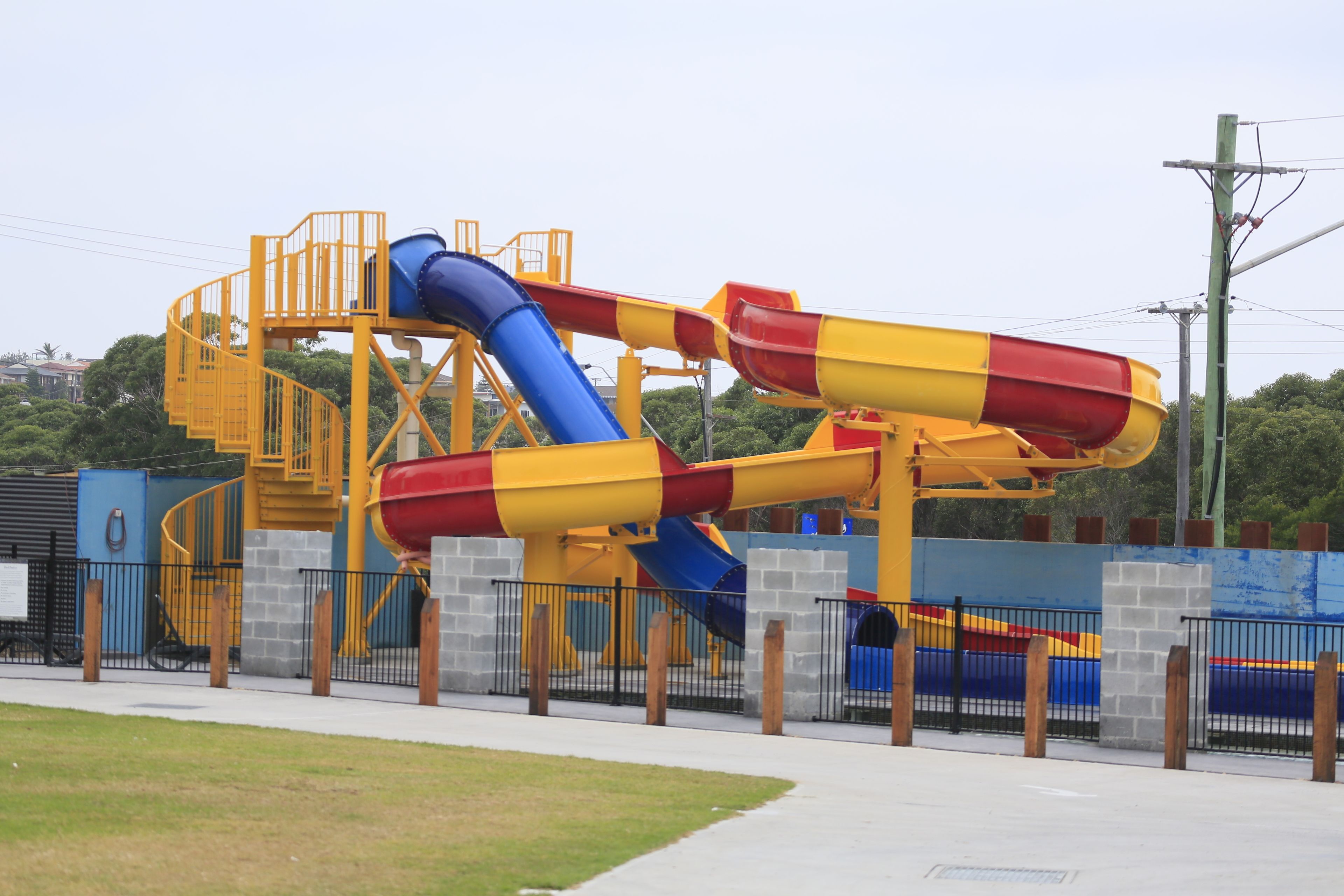 Máng trượt nước