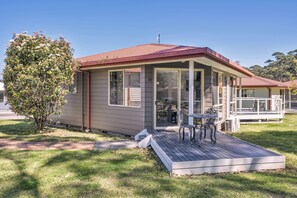 1 Bedroom Standard Cabin | Garden view - Ingenia Holidays Ulladulla  (Ulladulla)