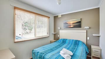 Jabiru | Iron/ironing board, bed sheets