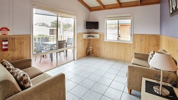 Kingfisher | Living area | Flat-screen TV, DVD player