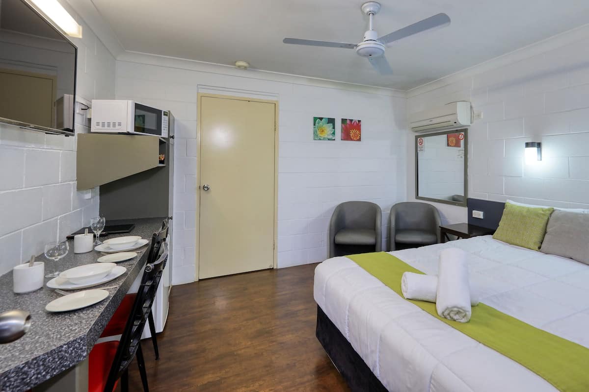Standard Queen Room