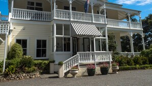 Front of property - Ormlie Lodge (Waiohiki)