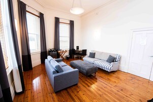 Matthews Suite | Living area