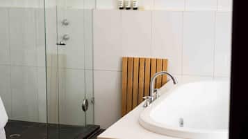 Matthews Suite | Bathroom