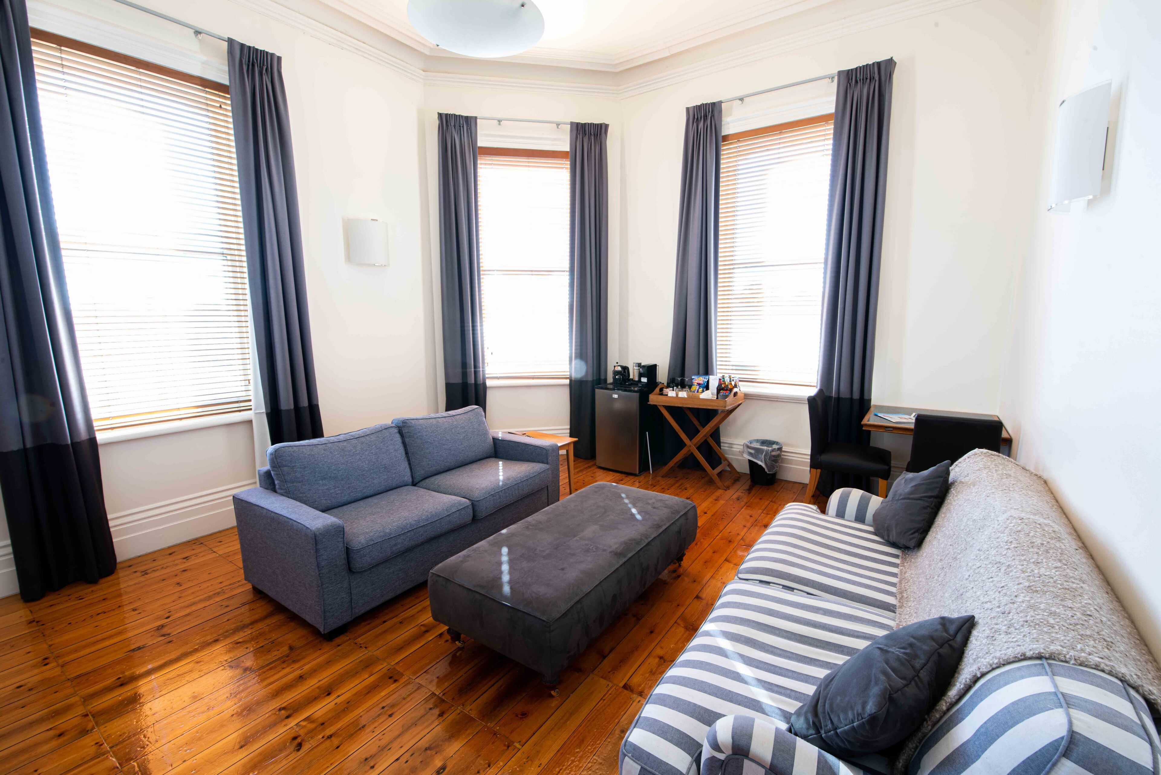 matthews suite | living area | tv, dvd player