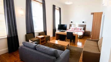 Suite Studio (Pierce)