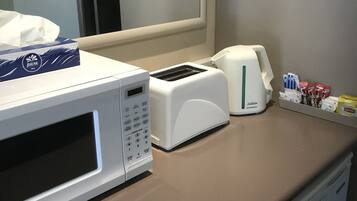 Standard Room, Non Smoking (Queen And Single) | Iron/ironing board, rollaway beds, free WiFi, bed sheets